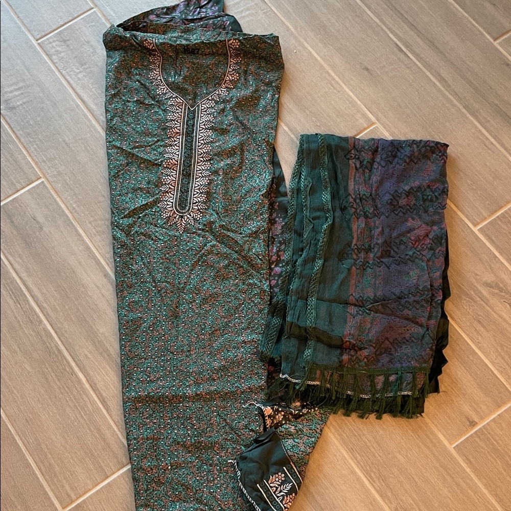 Indian pakistani Green and Black Embroidered Kurta with Scarf and pants fabric